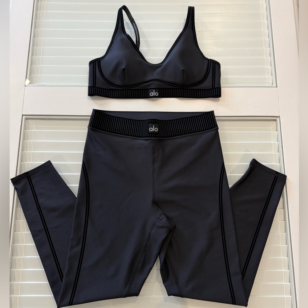 ALO Yoga Black Sports Bra and Leggings Set